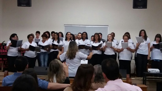 Coral dos alunos do Conservatório Estadual de Música Raul Belém. Foto: Arquivo da Escola 