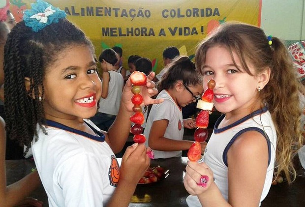Os alunos também tiveram a oportunidade de aprender receitas saudáveis com nutricionistas. Foto: Arquivo da Escola