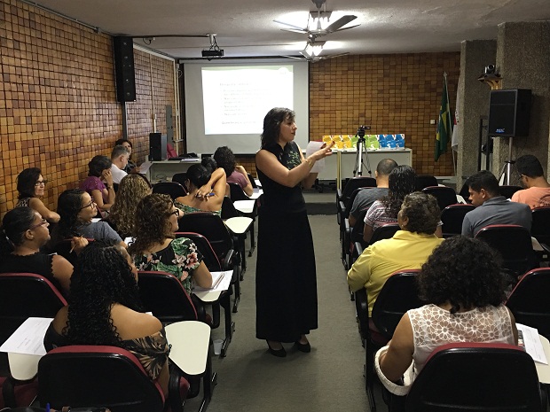 Participam professores das redes municipal e estadual de ensino. Foto: Enzo Lopes 