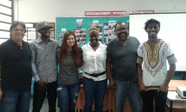 Grupo de pesquisa da E.E. Professor Cândido Motta Filho recebeu visita de estudantes africanos. Foto: Arquivo pessoal