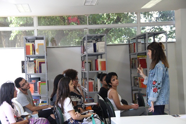 Estudantes participaram da oficina de Fotografia de Celular. Foto: Geanine Nogueira ACS/SEE