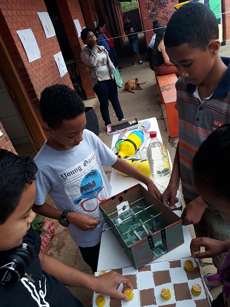 Na Escola Estadual Oswaldo Cruz o tema da Feira de Ciências foi reciclagem. Foto: Arquivo da Escola 