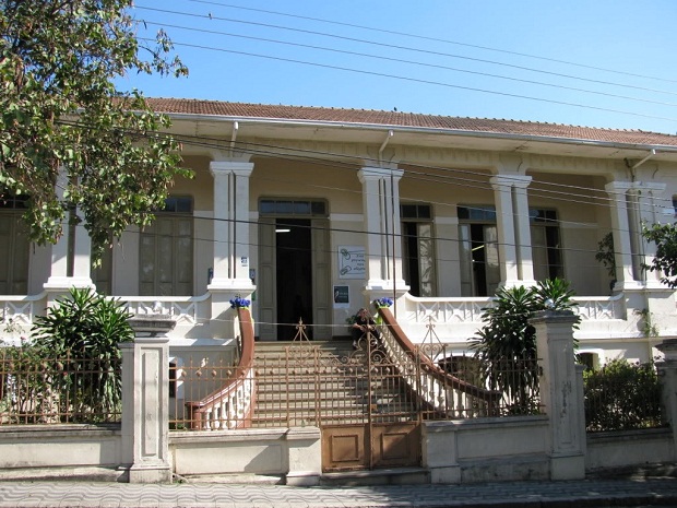 Fachada da E.E. Barão de Macaúbas, no bairro Floresta, em Belo Horizonte (Crédito: Divulgação/DEER-MG)