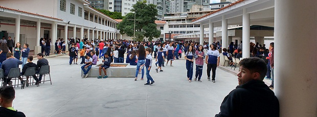 Registro do primeiro dia de aulas na E.E. Pandiá Calógeras após as obras realizadas. Foto; Divulgação DEER/MG