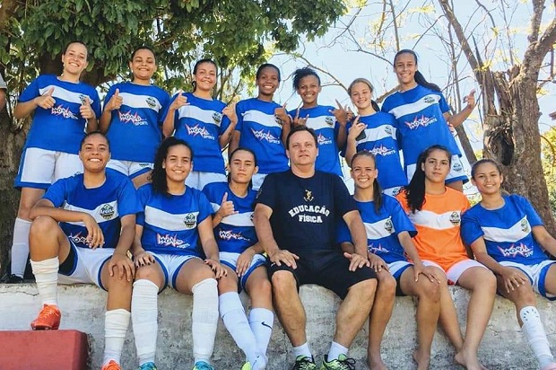 Equipe é formada por alunas da Escola Estadual Dulce Ferreira de Souza. Foto: Arquivo Pessoal