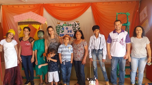 O Conto e Reconto em família reúne a comunidade escolar. Foto: Divulgação da escola 