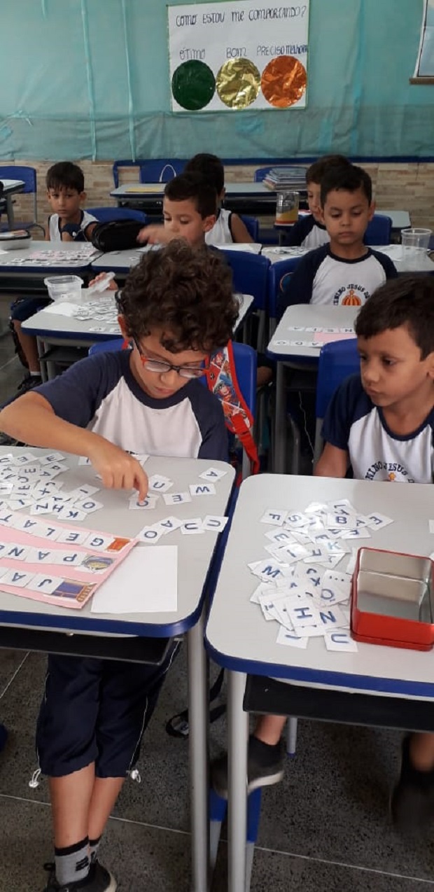 Na Escola Estadual Menino Jesus de Praga, em Caratinga, os estudantes participaram de atividades diferenciadas envolvendo a Língua Portuguesa e a Matemática. Foto: Arquivo da Escola