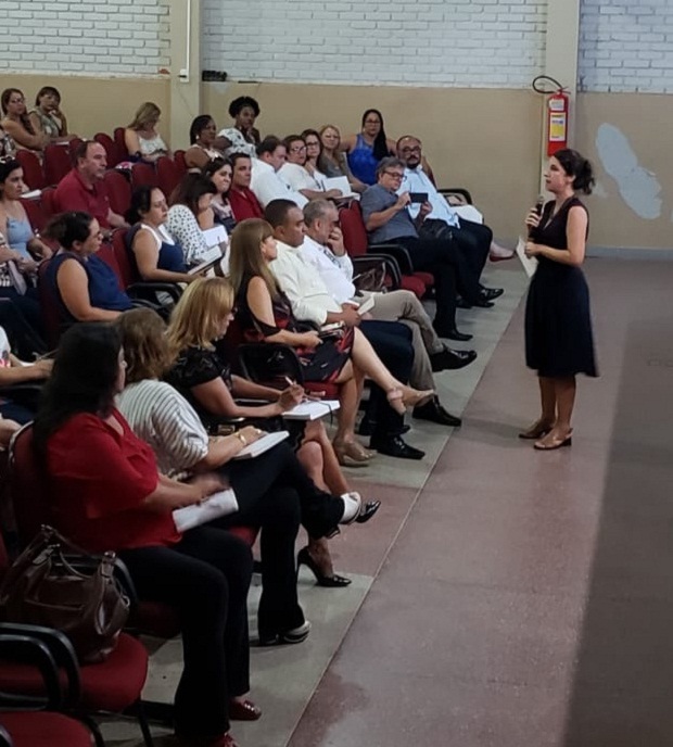 Reunião com diretores e servidores da SRE Montes Claros. Foto: Bianca Giannini 