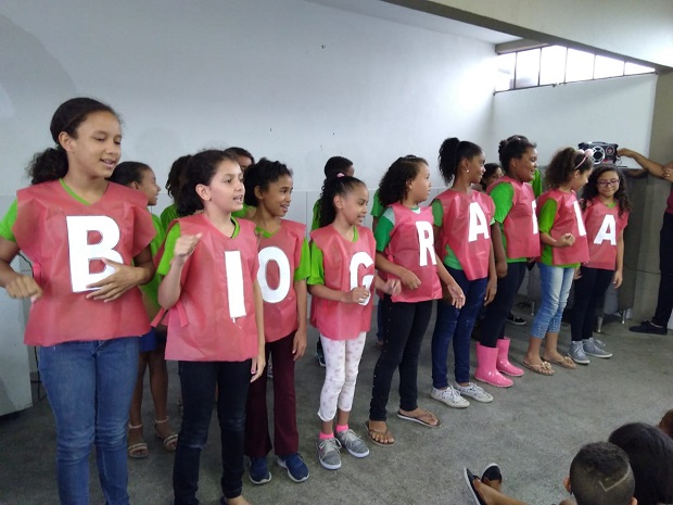 Turma de Maria Eduarda apresentou o gênero Biografia. Foto: Arquivo da Escola