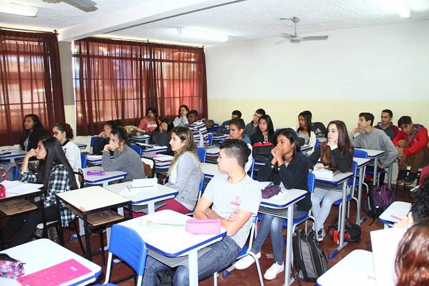 Na Escola Estadual Elias Salomão estudantes do ensino médio participam do Pré-Enem. Foto: Arquivo da Escola 
