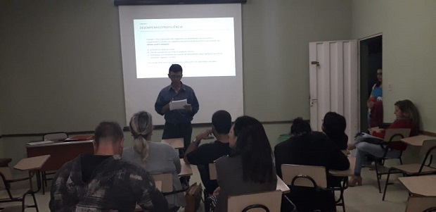Na Escola Estadual Presidente Kennedy comunidade e escola se reuniram para discutir os pontos do itinerários avaliativos. Foto: Arquivo da escola