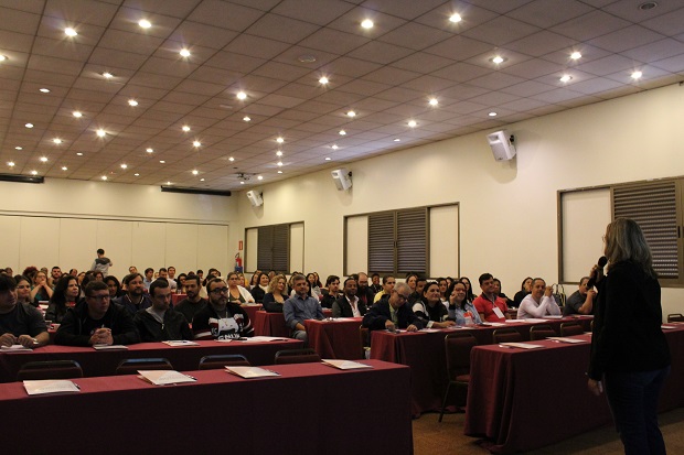 Formação reúne 1 mil professores que atuam em 71 escolas estaduais que ofertam educação integral para o ensino médio. Foto: Geanine Nogueira 