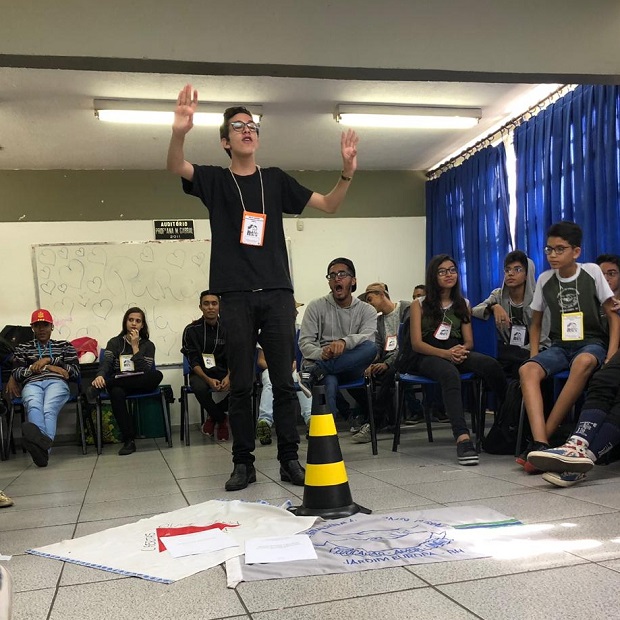 “Há três anos estamos trabalhando na implementação do grêmio aqui da escola e foi a partir desse conhecimento que escrevi o projeto de incentivo à criação das organizações estudantis”, disse o estudante Denis Willian Trancoso. Foto: Arquivo Pessoal