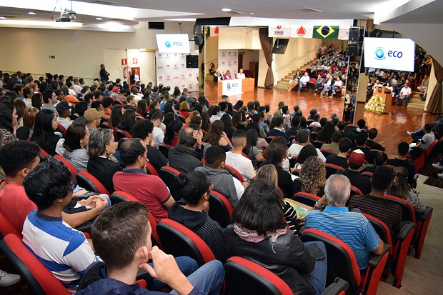 Educadores de cerca de 100 escolas estaduais participaram do evento. Foto: Patrícia Azevedo/DomTotal