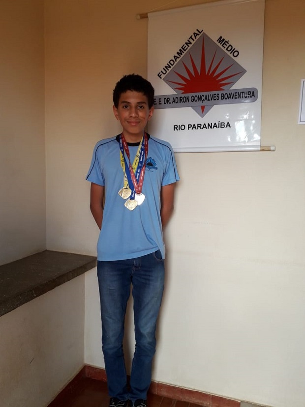Mateus já conquistou três medalhas de ouro na Obmep. Foto: Arquivo da Escola 