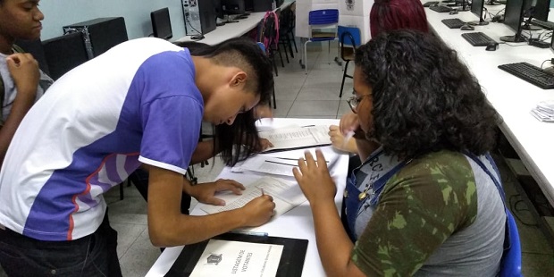 Votação na Escola Estadual Fernão Dias, em Pirapora. Foto: Arquivo da Escola 