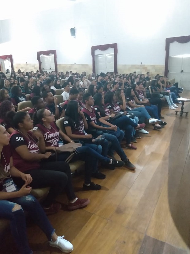 Cerca de 1 mil estudantes da SRE Varginha participaram dos aulões. Foto: Divulgação SRE