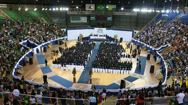 Cerimônia lotou o Ginásio Poliesportivo Tancredo Neves e presidido pelo reitor Antonio Alvimar Souza. Foto: Christiano Jilvan | Ascom Unimontes