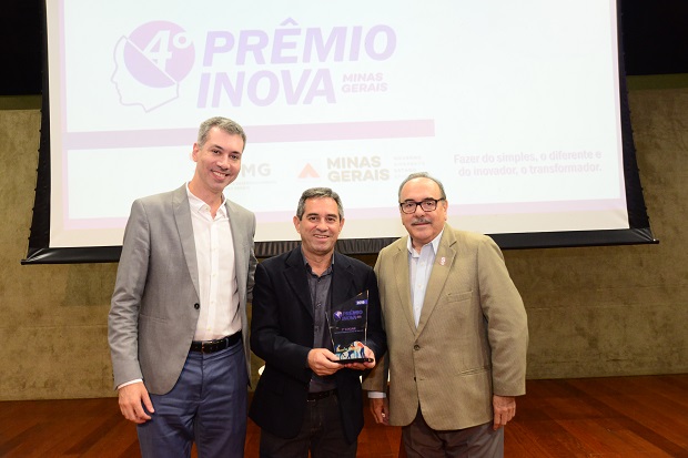 Renato (ao centro) conquistou o segundo lugar do Prêmio. Foto: Marco Evangelista/Imprensa MG