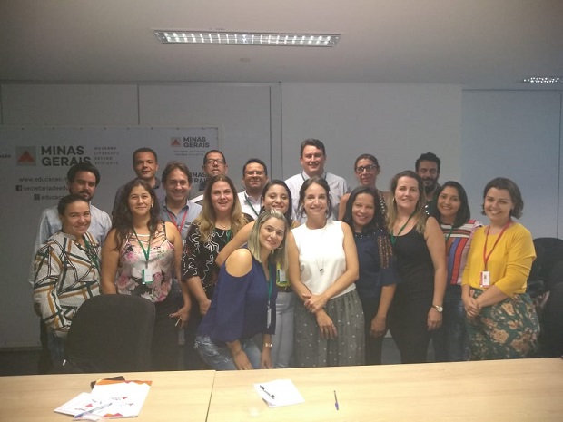 Grupo de professores que atuam no ensino médio integral conversaram por cerca de duas horas com a secretária Julia Sant'Anna. Foto: Marcelo Ernesto