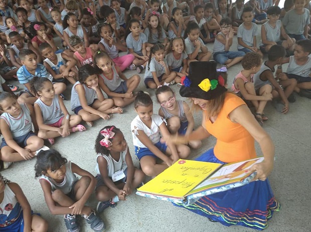 Alunos, pais e responsáveis se juntam à equipe pedagógica da escola em projetos que estabelecem parcerias. Foto: Arquivo da escola