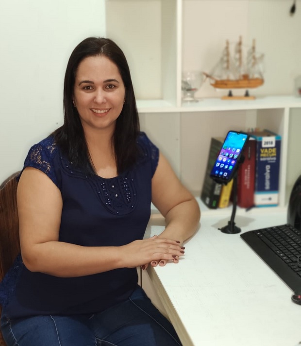 Katiuce atua na educação pública há 20 anos. Foto: Arquivo Pessoal