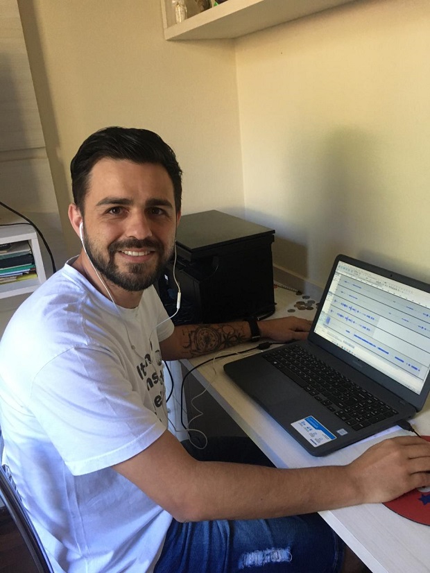 Júlio Cesar, dá aula de química na Escola Estadual Doutor Costa e na Escola Estadual Agenor Guerra, é um dos ciadores do  