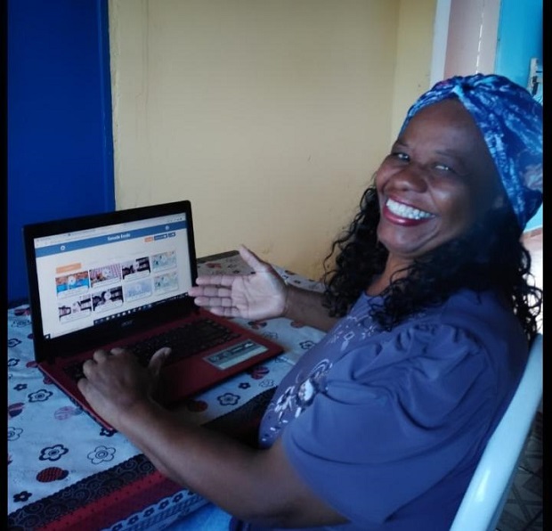 A professora Alda usa o aplicativo com seus alunos dos anos iniciais do ensino fundamental. Foto: Arquivo Pessoal