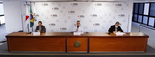 Governador determinou a ampliação do Bolsa Merenda por mais dois meses. Foto: Gil Leonardi / Imprensa MG
