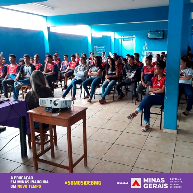 Antônio do Ponto, a 18 km do centro do município de Governador Valadares, está localizada a Escola Estadual Vicente José Soares que apresentou a maior variação do Ideb no estado.