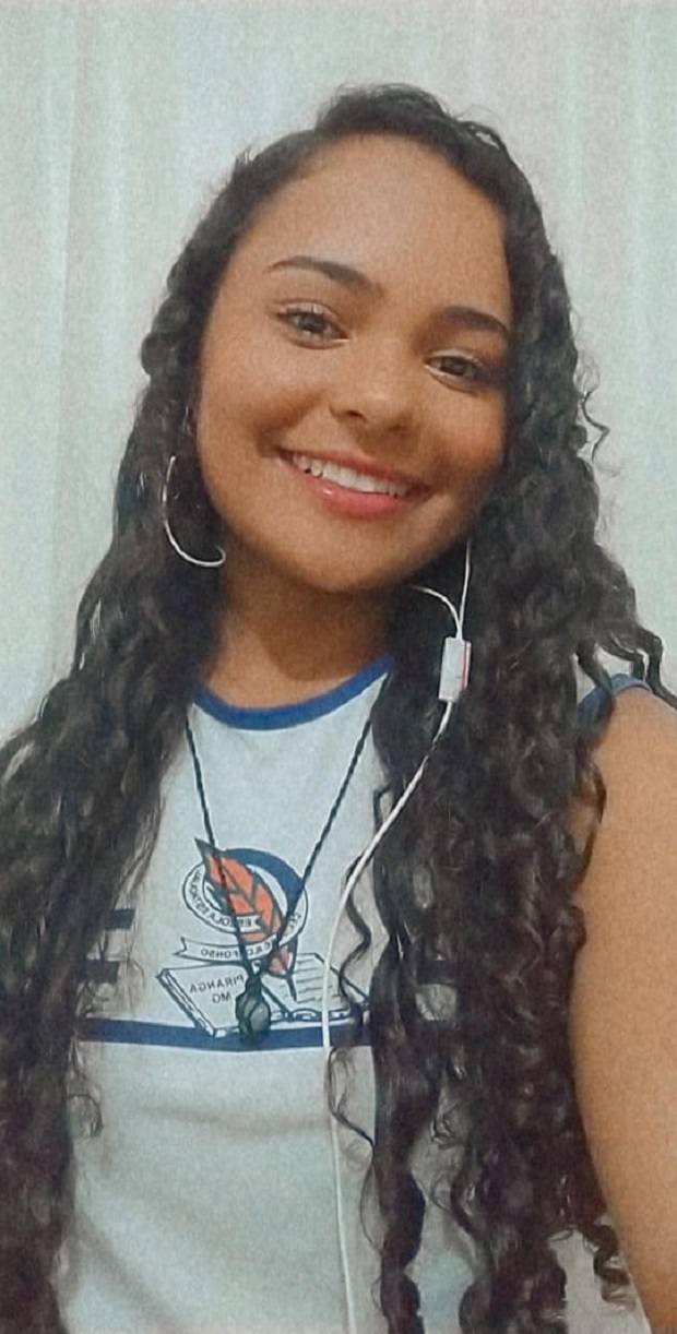 A aluna Gabriele Marçal, do segundo ano da Escola Estadual Coronel José Idelfonso, em Piranga, na Zona da Mata, se surpreendeu com a modalidade. Foto: Arquivo pessoal