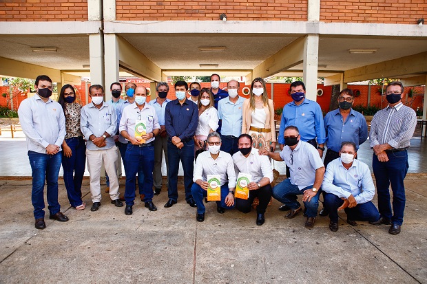 Governador visitou escola contemplada com recursos do programa Mãos à Obra nas Escola. Foto: Pedro Gontijo/Imprensa MG