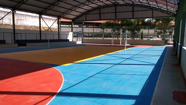 Quadra da Escola Tiradentes, em Barbacena. Foto: Acervo da Escola 