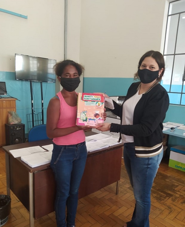Escola Estadual Clóvis Salgado já entregou os livros de todos os alunos dos anos finais do ensino fundamental. Foto: Arquivo da Escola