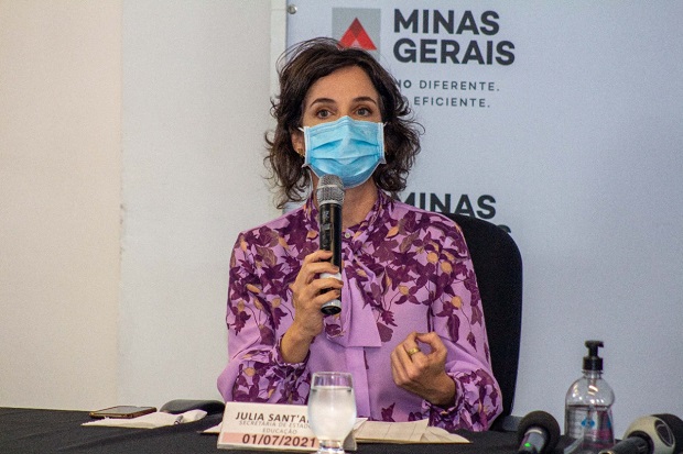 Secretária Julia Sant'Anna anunciou novidades na retomada das atividades presenciais . Foto: Fábio Marchetto/SES/MG