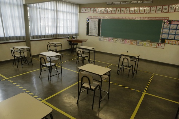 Distanciamento entre as carteiras dos alunos na Escola Estadual Jornalista Jorge Paes Sardinha. Foto: Arquivo da Escola