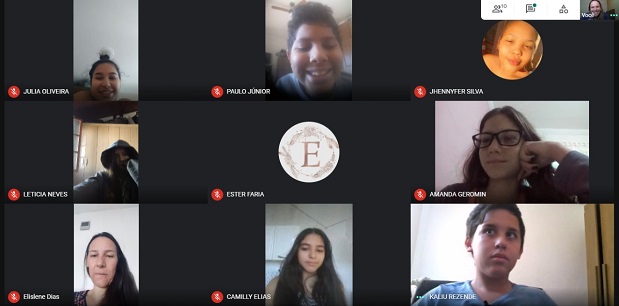 Alunos escolhidos se reúnem com a coordenação da ação. Imagem: Arquivo da Escola