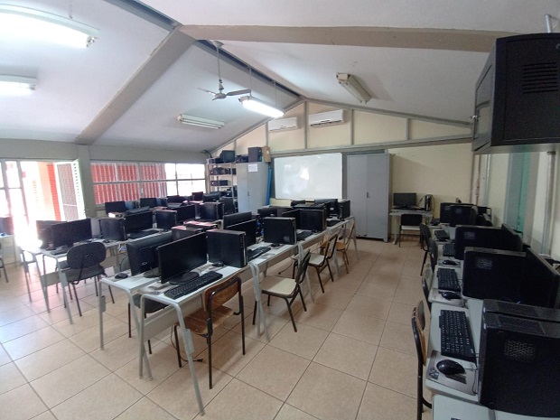 Comunidade escolar da Escola Estadual Antonio Souza Martins  se reuniu para escolher os itens  que vão ser comprados. Foto: Acervo da escola 
