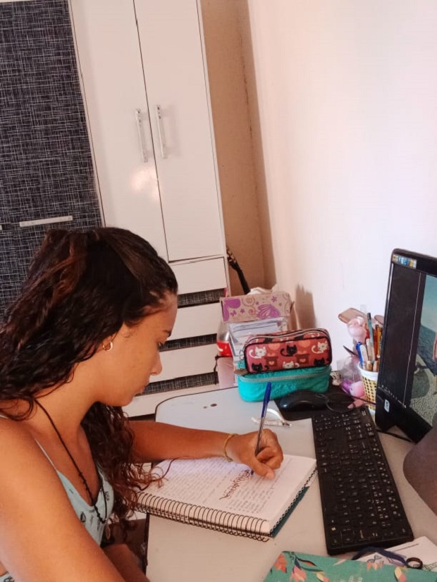 Liziane agradeceu pelo empenho dos professores durante o ensino remoto. Foto: Arquivo Pessoal 