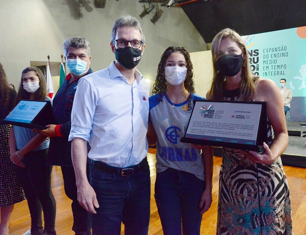 Diretores foram homenageados pelo trabalho realizado. Foto: Marco Evangelista / Imprensa MG