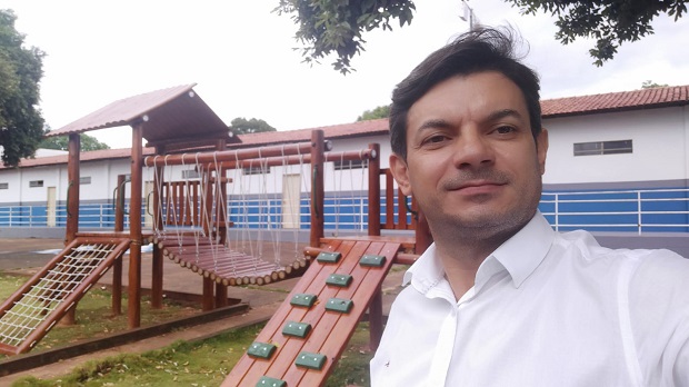 Maurilei aguarda ansioso o retorno dos alunos para que possam ver as melhorias que foram feitas na escola . Foto: Arquivo Pessoal