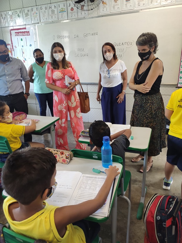 Julia Sant'Anna visitou escolas em Araçuaí e Almenara. Foto: Andréa Hespanha