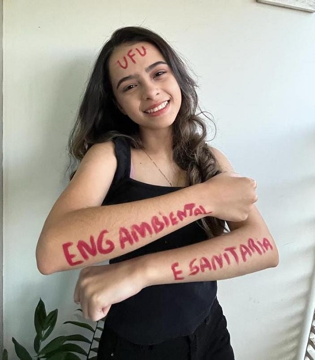 Ana Luísa mandou um recado de gratidão para seus professores. Foto: Arquivo Pessoal