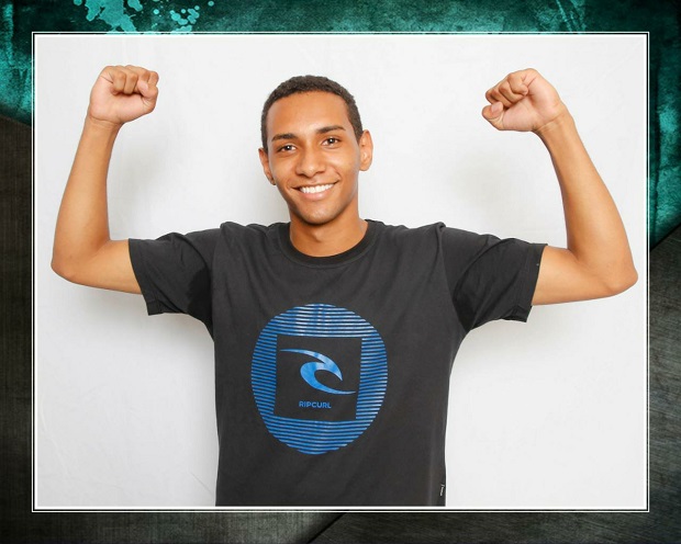 Vinícius Jeremias Peixoto, ex-aluno de EMTI da E.E. Professora Júlia Kubitschek, em Passos, foi aprovado em três universidades e vai cursar psicologia. Foto: Arquivo da Escola