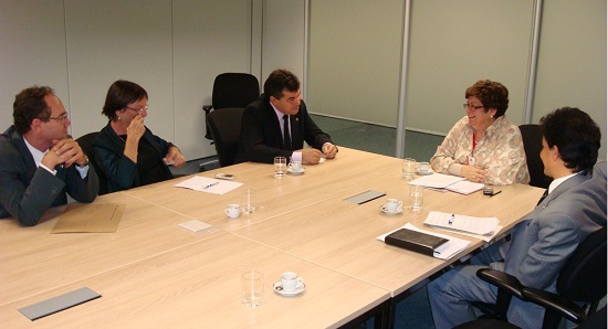 Secretária apresenta a deputados as prioridades da SEE. Foto: ACS SEE