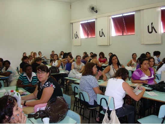 Educadores fizeram relatos sobre como trabalham o CBC em sala. Foto: SRE Campo Belo