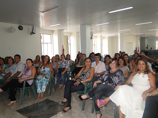 SRE de Manhuaçu analisa os resultados do Proeb 2010 com diretores de escolas estaduais. Foto: Arquivo SRE Manhuaçu