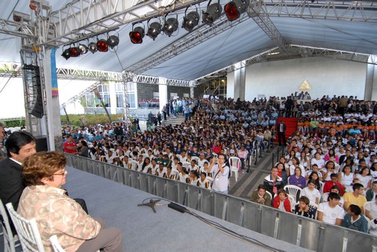 Secretária Ana Lúcia Gazzola e presidente da ALMG Dinis Pinheiro falaram aos estudantes. FOTO: Renato Cobucci/Secom