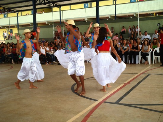 Estudantes fizeram apresentações artísticas para comemorar a inauguração. FOTO: Geanine Nogueira - ACS SEE