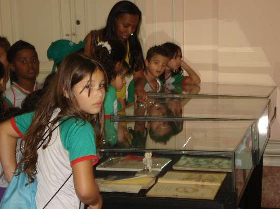 Público escolar é o que mais se interessa pelas visitas ao Museu da Escola. FOTO: ACS SEE